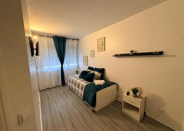 Les Trois Koush Apartamento Courcouronnes